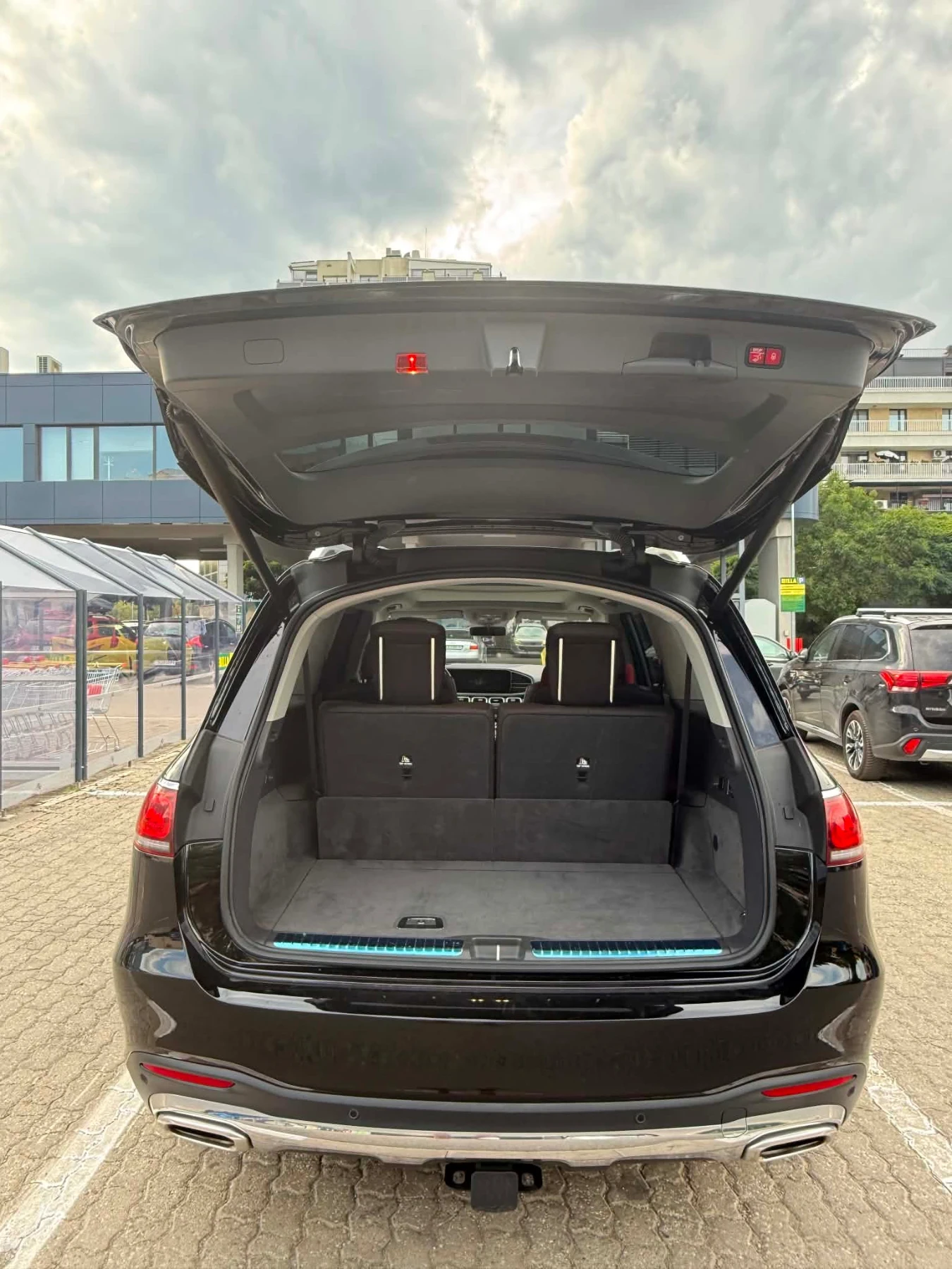 Mercedes-Benz GLS580, снимка 8 - Автомобили и джипове - 55838720