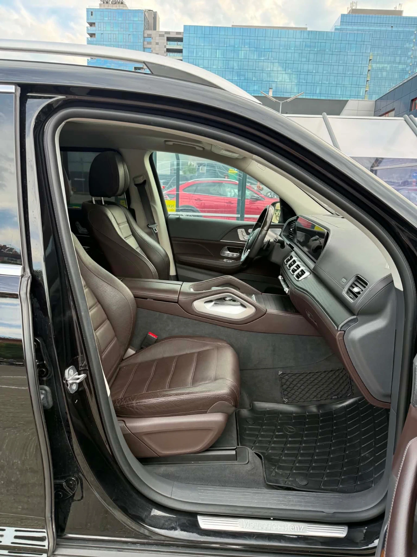 Mercedes-Benz GLS580, снимка 7 - Автомобили и джипове - 55838720