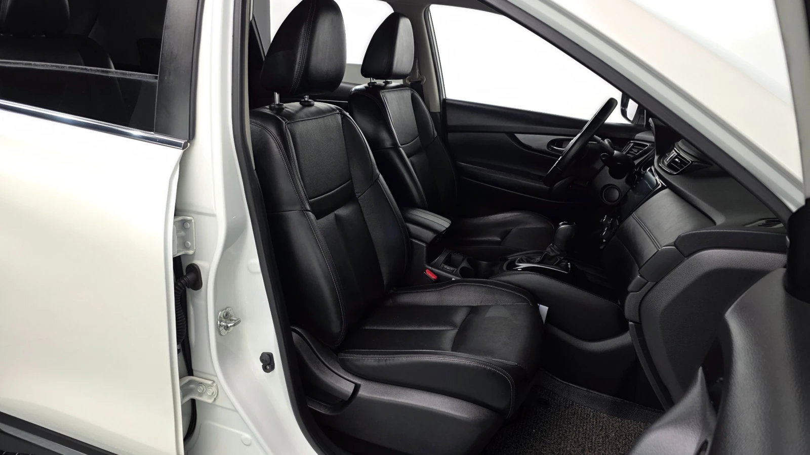 Nissan X-trail 2.5 4WD * ПОДГРЕВ * ПАНОРАМА * КАМЕРА, снимка 11 - Автомобили и джипове - 56115951