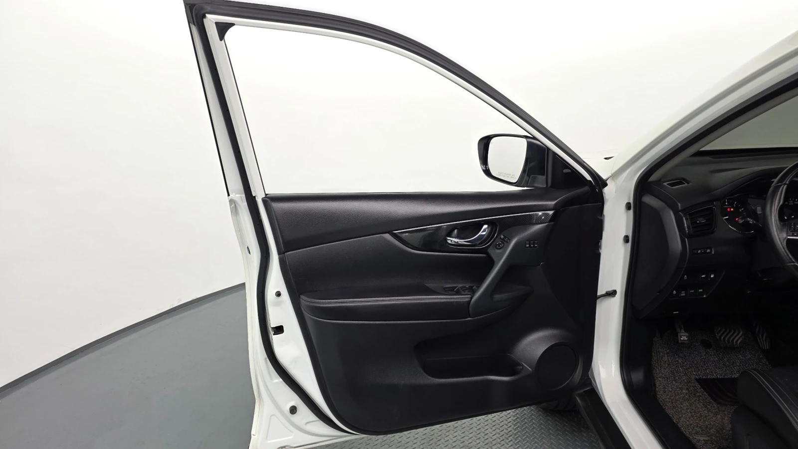 Nissan X-trail 2.5 4WD * ПОДГРЕВ * ПАНОРАМА * КАМЕРА, снимка 8 - Автомобили и джипове - 56115951