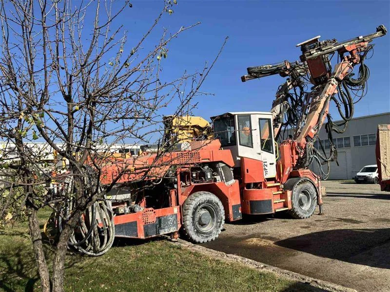 Други специализирани машини Друга Тунелна сонда Sandvik DT821-SC, снимка 5 - Индустриална техника - 46822915