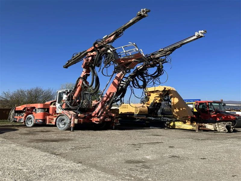 Други специализирани машини Друга Тунелна сонда Sandvik DT821-SC, снимка 1 - Индустриална техника - 46822915