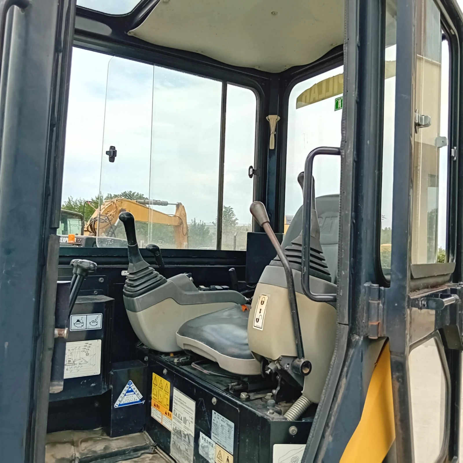 Багер Cat 302CCR * НАЛИЧЕН * ПРОМОЦЕНА *  - изображение 9
