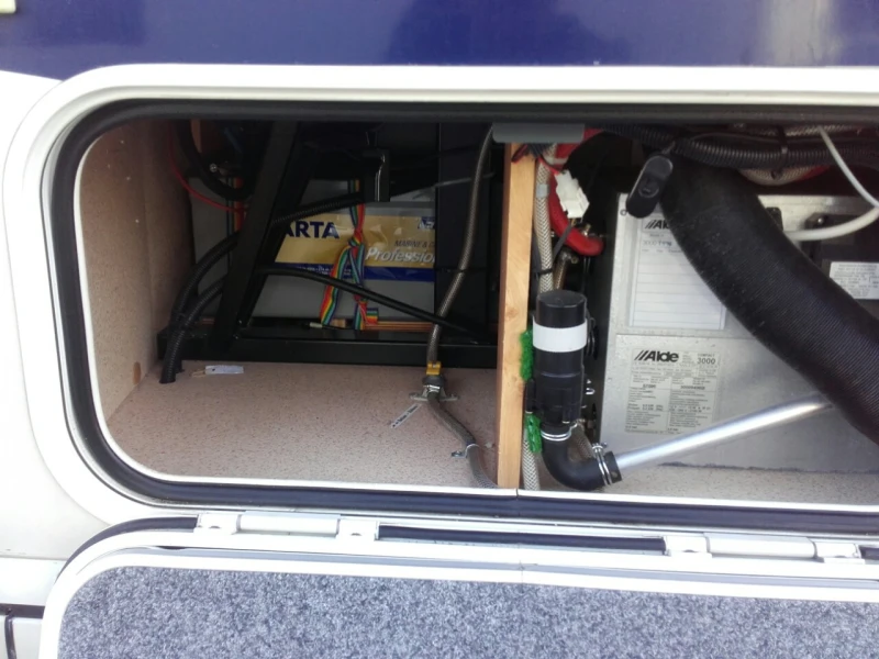 Кемпер Carthago mondial 57, снимка 11 - Каравани и кемпери - 52138946