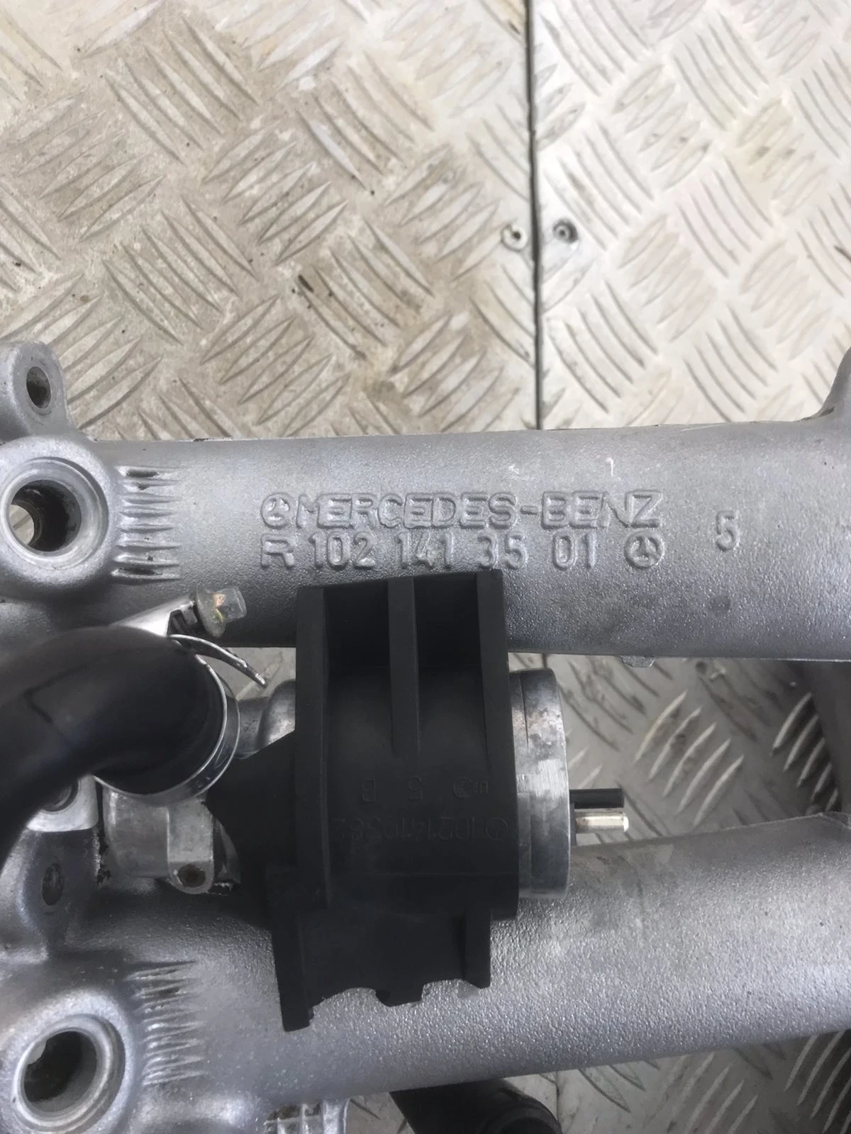 Всмукателен колектор за Mercedes Benz 124 230E, снимка 4 - Части - 54495995