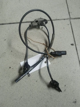 Абс датчик преден ляв Тойота Аурис 1.6Б