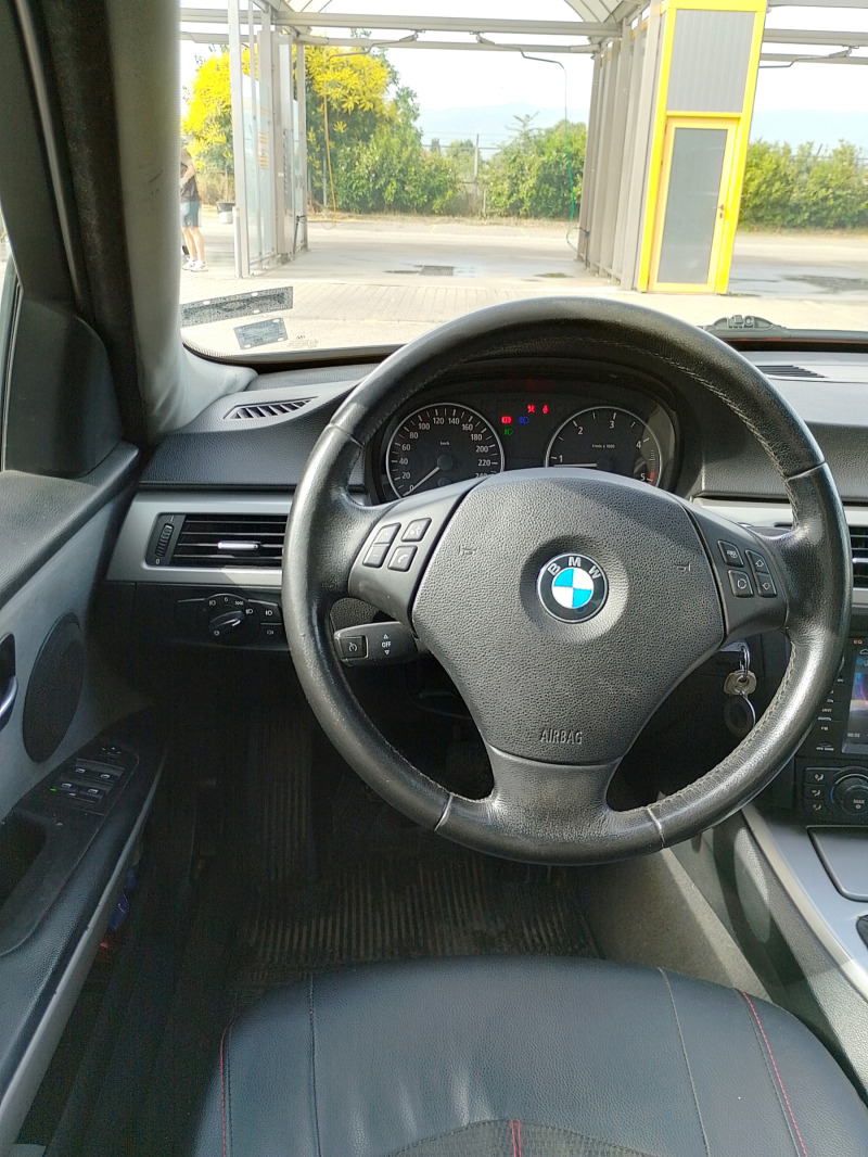 BMW 320, снимка 12 - Автомобили и джипове - 46169952