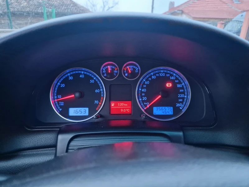 VW Passat, снимка 10 - Автомобили и джипове - 46989046