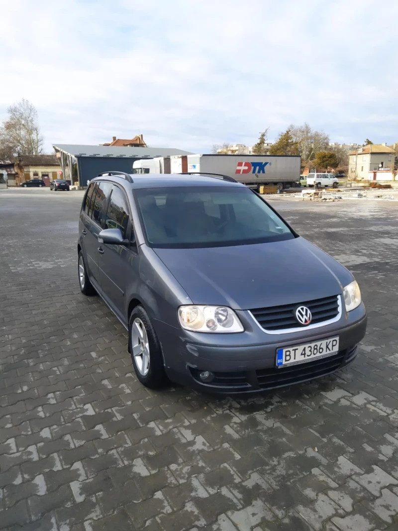 VW Touran, снимка 5 - Автомобили и джипове - 48299978