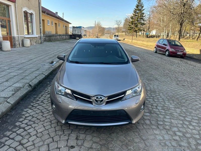 Toyota Auris 1.4D-4D 6ck 126000km full full, снимка 3 - Автомобили и джипове - 48934983