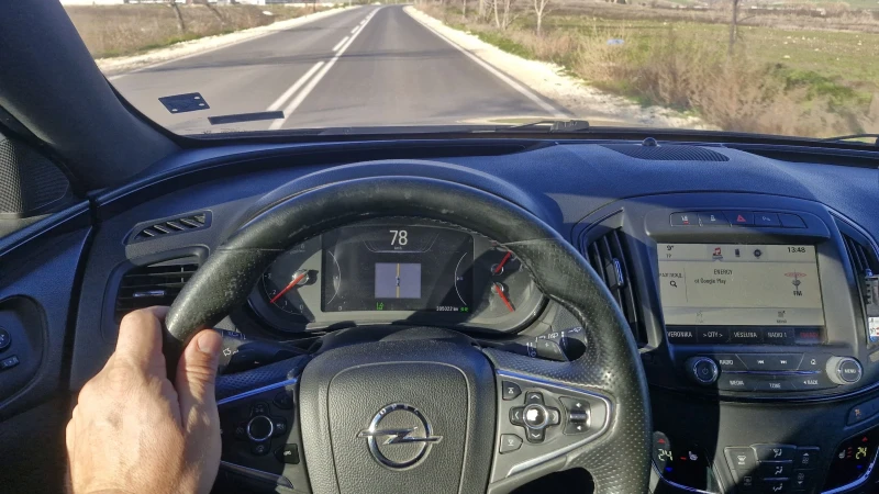 Opel Insignia, снимка 14 - Автомобили и джипове - 52957783