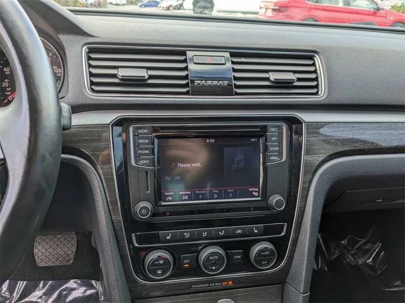 VW Passat  !2.0T SE FWD!* АвтоКредит* Цена до БГ* , снимка 16 - Автомобили и джипове - 53340730