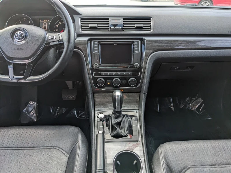 VW Passat  !2.0T SE FWD!* АвтоКредит* Цена до БГ* , снимка 12 - Автомобили и джипове - 53340730