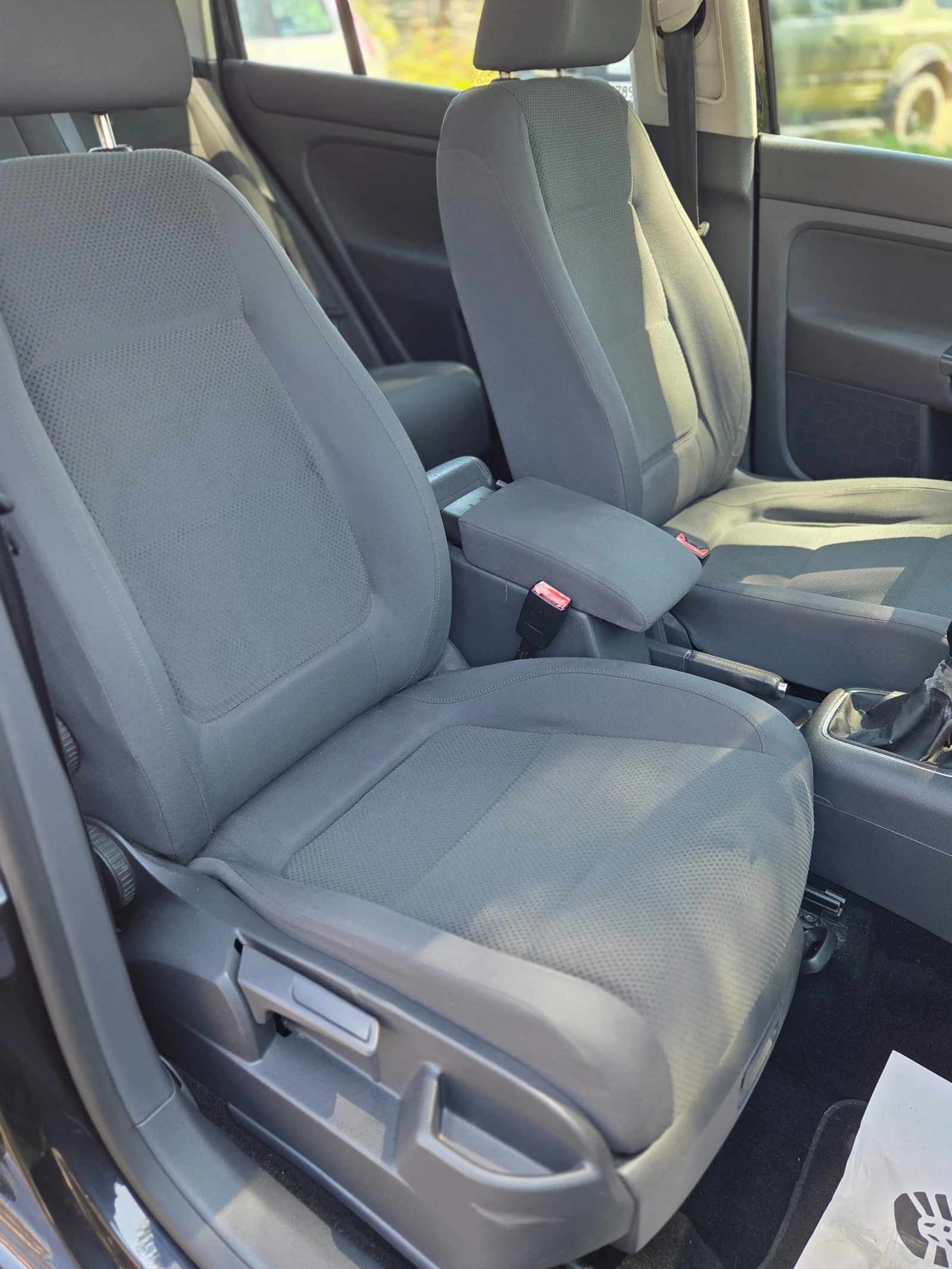 VW Golf Plus 1.6i 102к.с. Газов инж. ОТЛИЧЕН - изображение 7