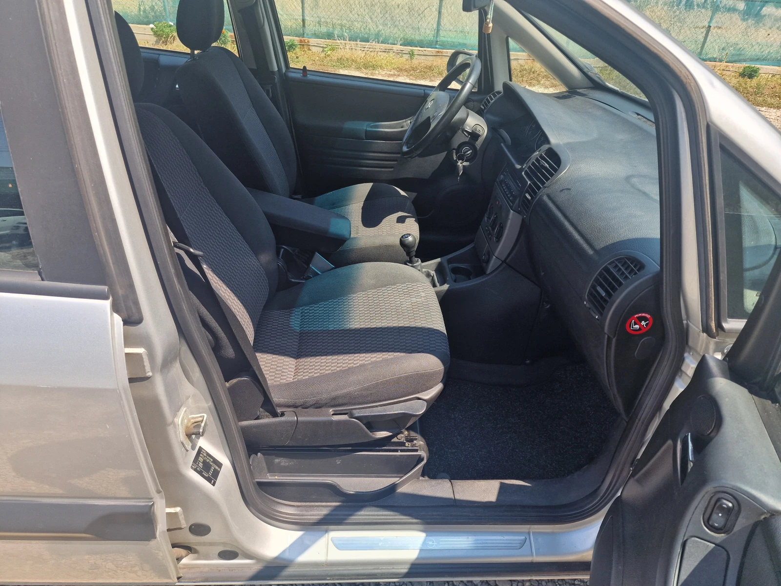 Opel Zafira 2.2DTi 6+ 1 - изображение 10