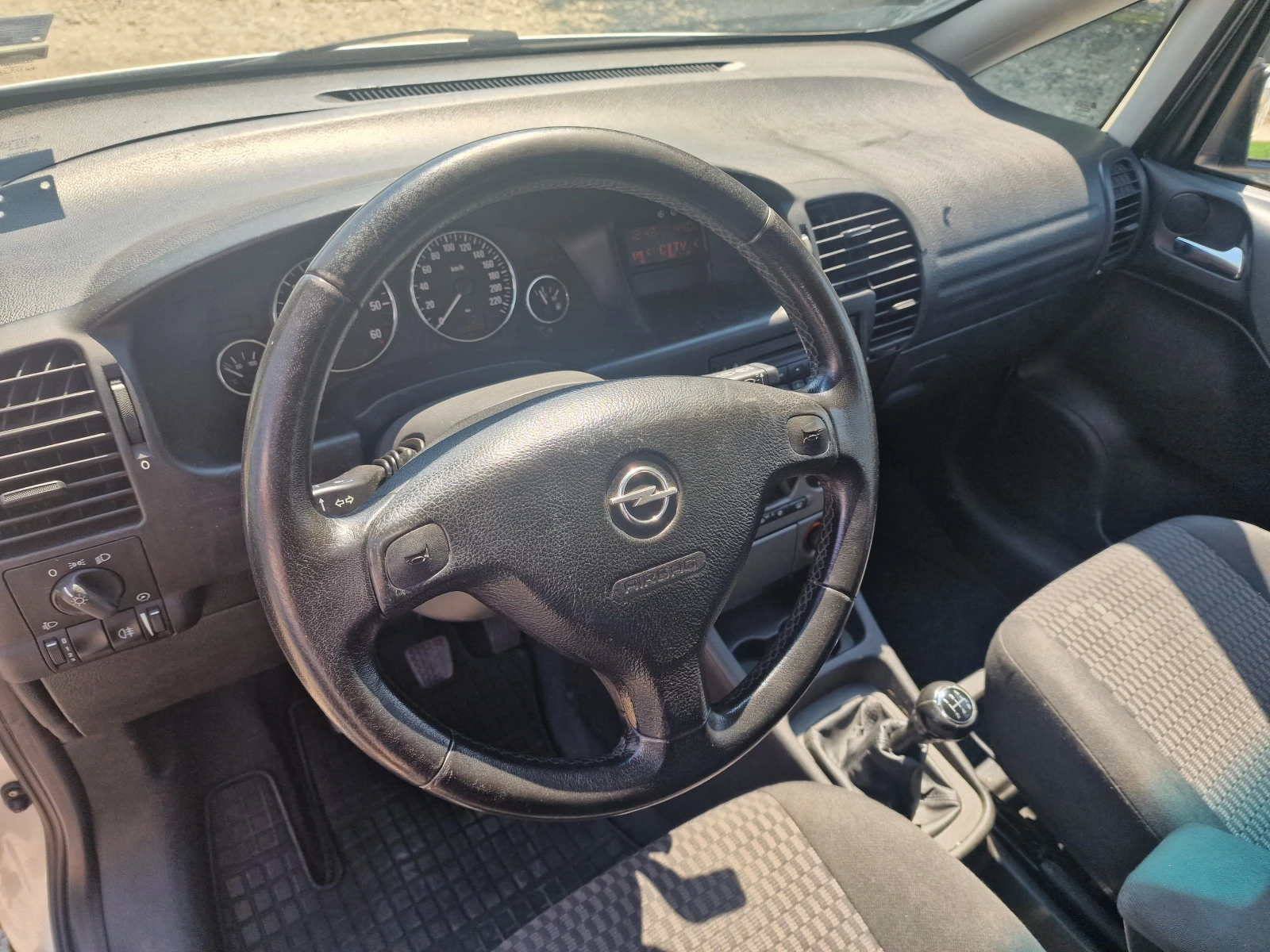 Opel Zafira 2.2DTi 6+ 1 - изображение 9