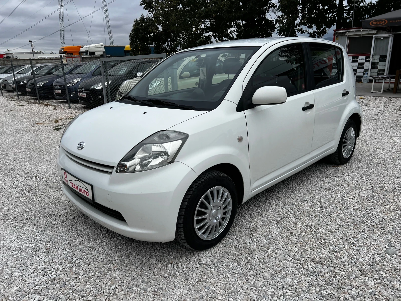 Daihatsu Sirion 1.3i 4x4 167000km - изображение 3