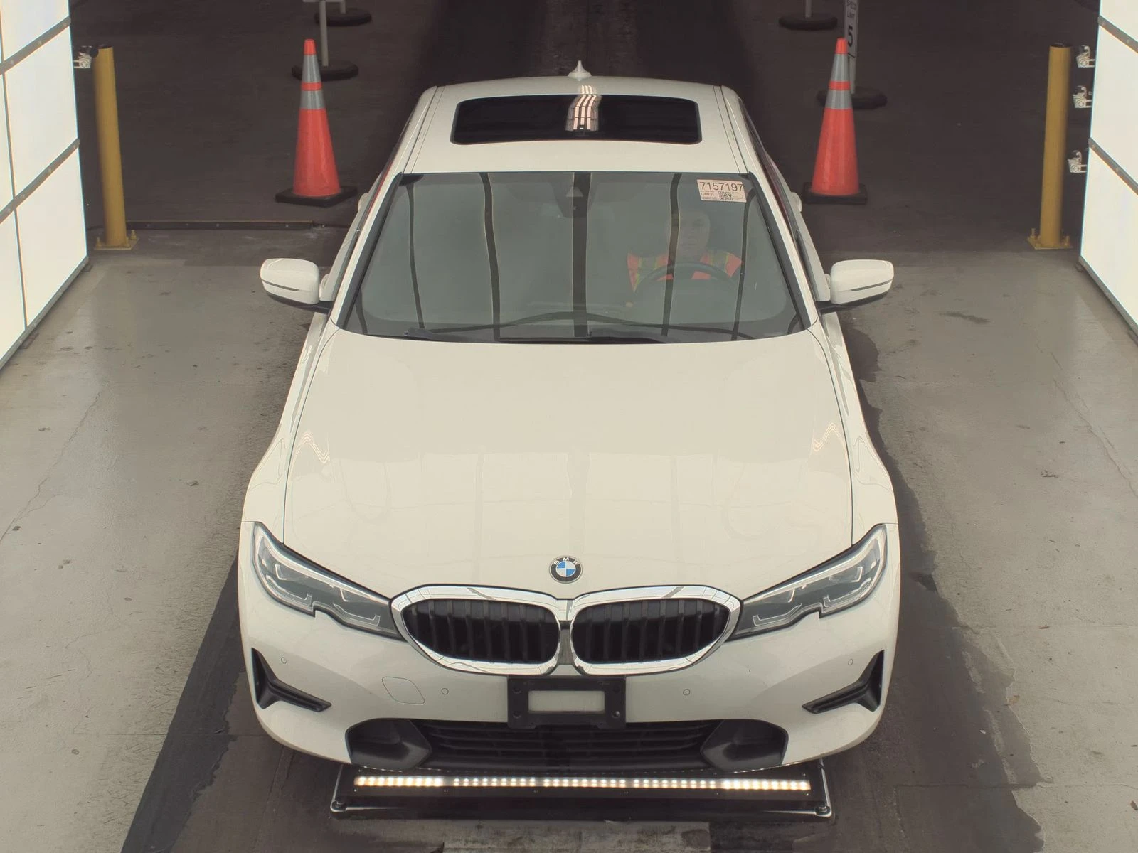 BMW 330 * DIGITAL* MEMORY* PANO* PODGREV - изображение 3