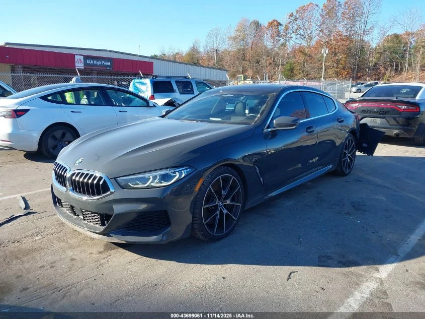 BMW 850 4.4l MI Gtan Coupe xDrive - изображение 2