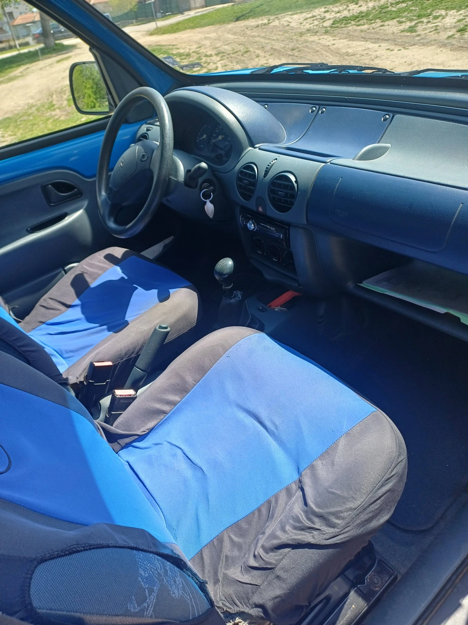 Renault Kangoo 1, 4, снимка 3 - Автомобили и джипове - 53721946