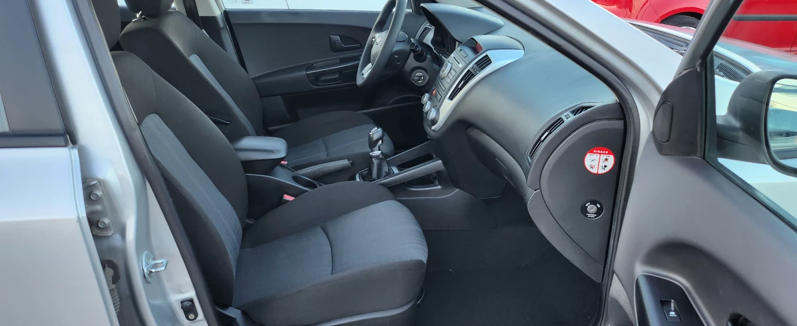 Kia Ceed 1.6GRDI 90коня 6 скорости, снимка 11 - Автомобили и джипове - 53834844