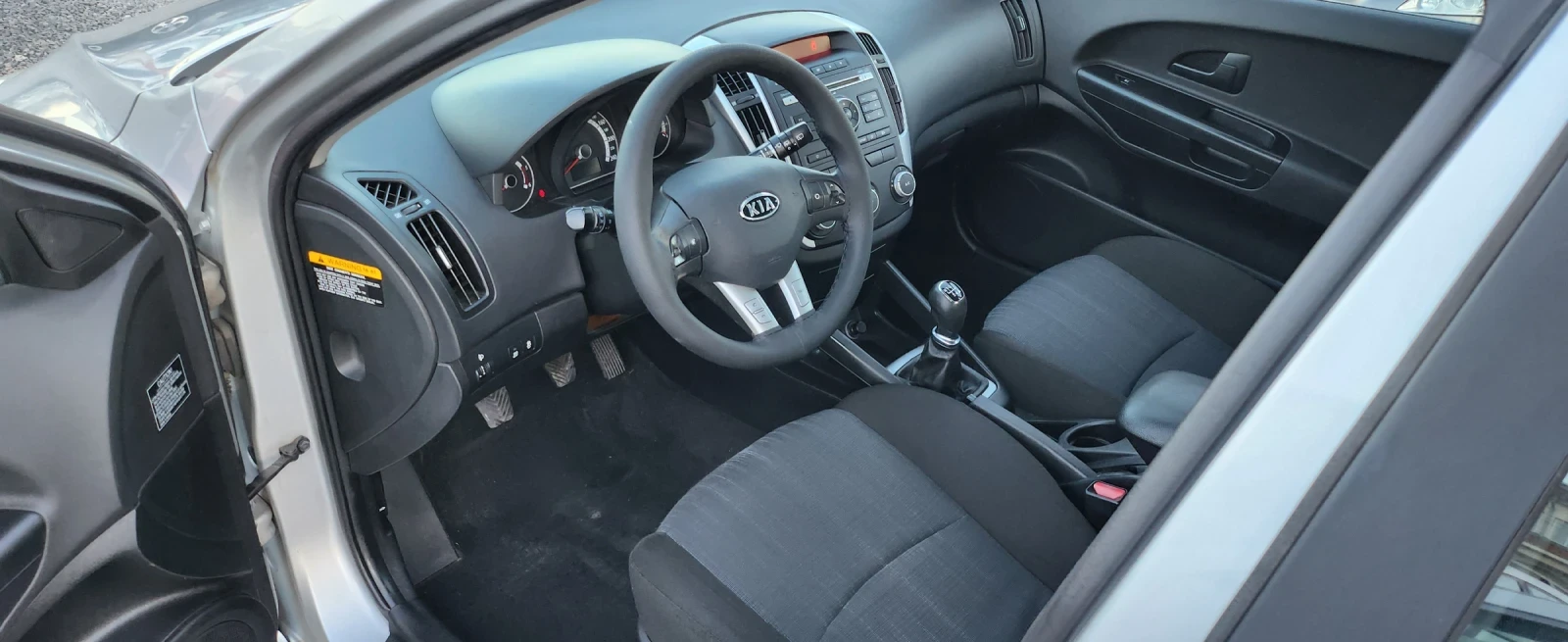 Kia Ceed 1.6GRDI 90коня 6 скорости, снимка 13 - Автомобили и джипове - 53834844