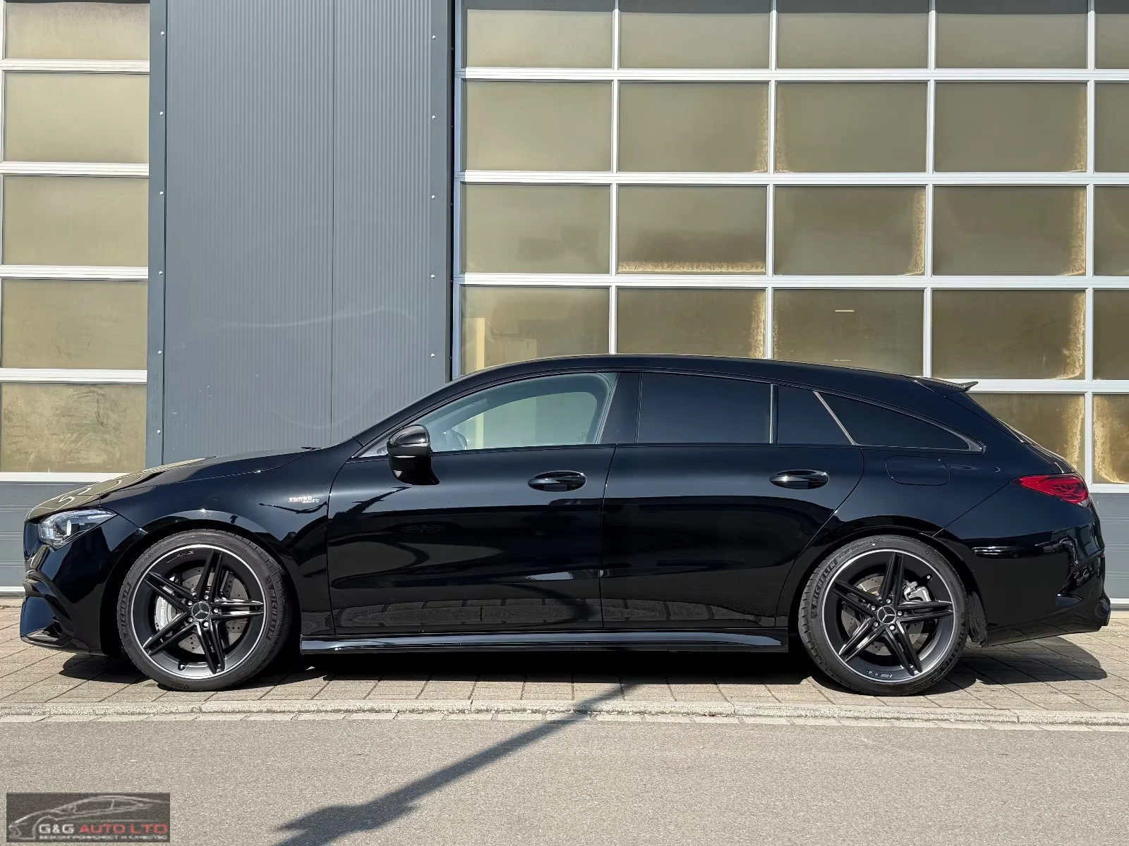 Mercedes-Benz CLA 45 AMG 4MATIC/387HP/NIGHT/SHOOTING-BRAKE/DISTR/LED/953g, снимка 3 - Автомобили и джипове - 53904257