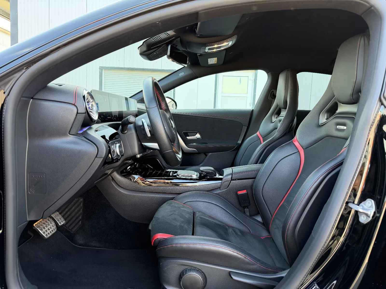 Mercedes-Benz CLA 45 AMG 4MATIC/387HP/NIGHT/SHOOTING-BRAKE/DISTR/LED/953g, снимка 8 - Автомобили и джипове - 53904257