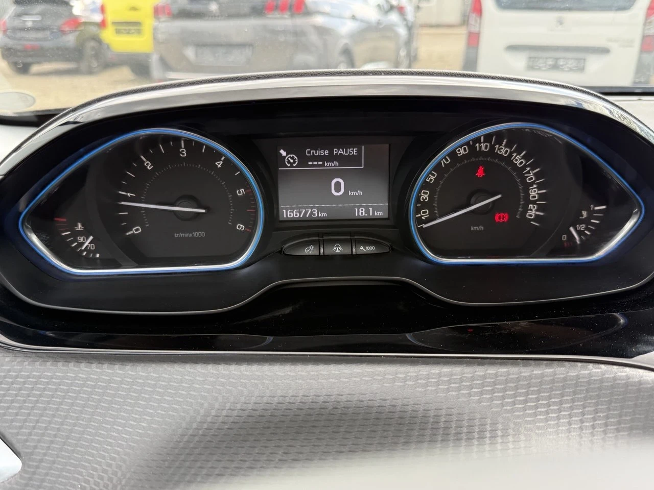 Peugeot 2008 1.6 HDI-PANORAMA-KAMERA , снимка 15 - Автомобили и джипове - 54150088