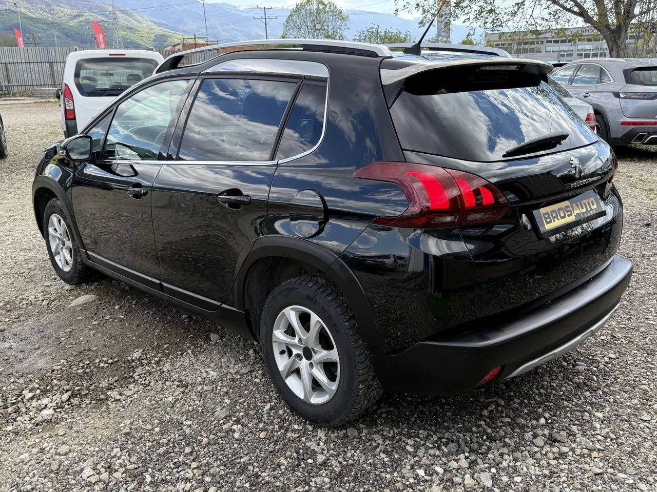 Peugeot 2008 1.6 HDI-PANORAMA-KAMERA , снимка 6 - Автомобили и джипове - 54150088