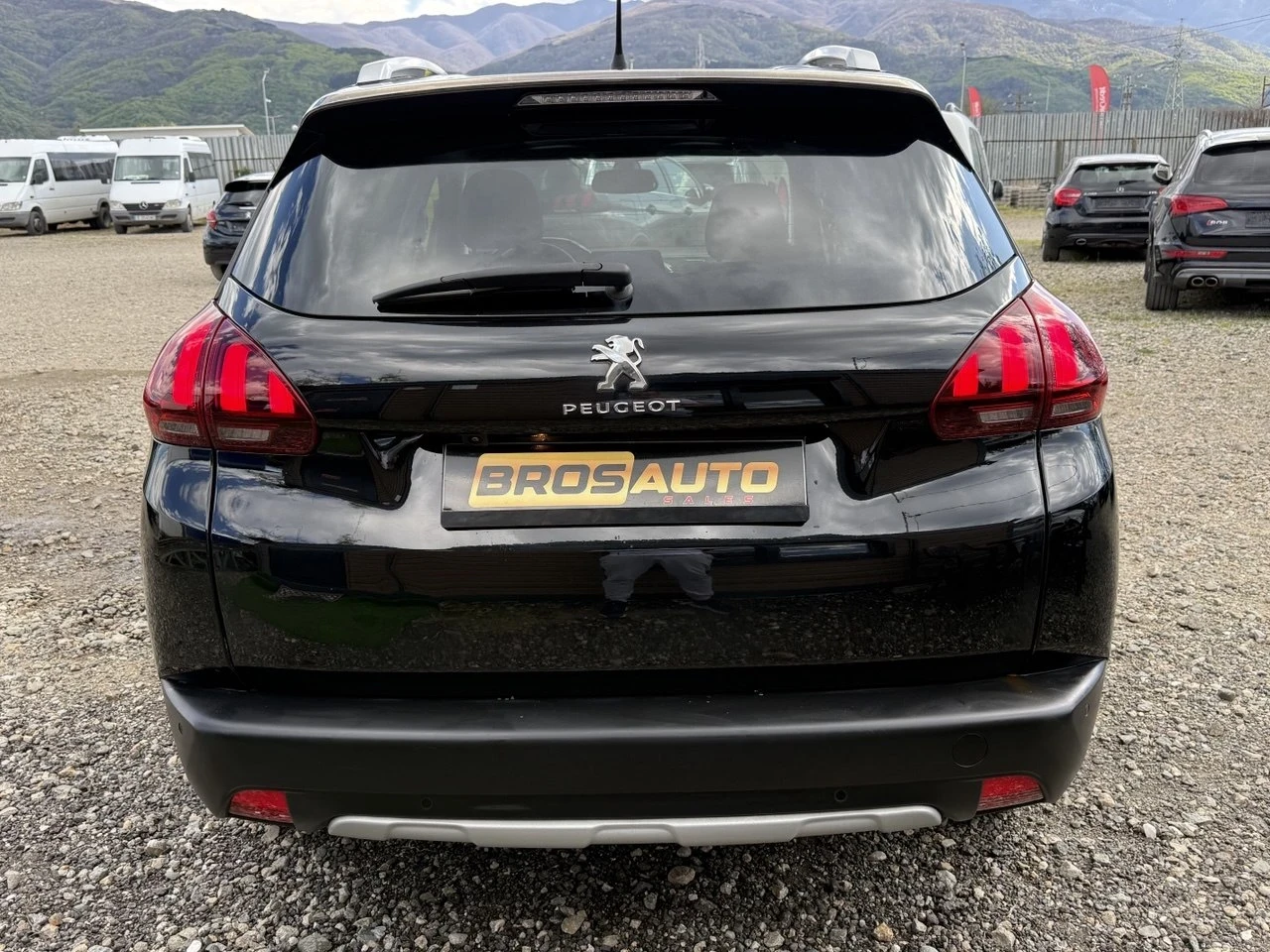 Peugeot 2008 1.6 HDI-PANORAMA-KAMERA , снимка 8 - Автомобили и джипове - 54150088