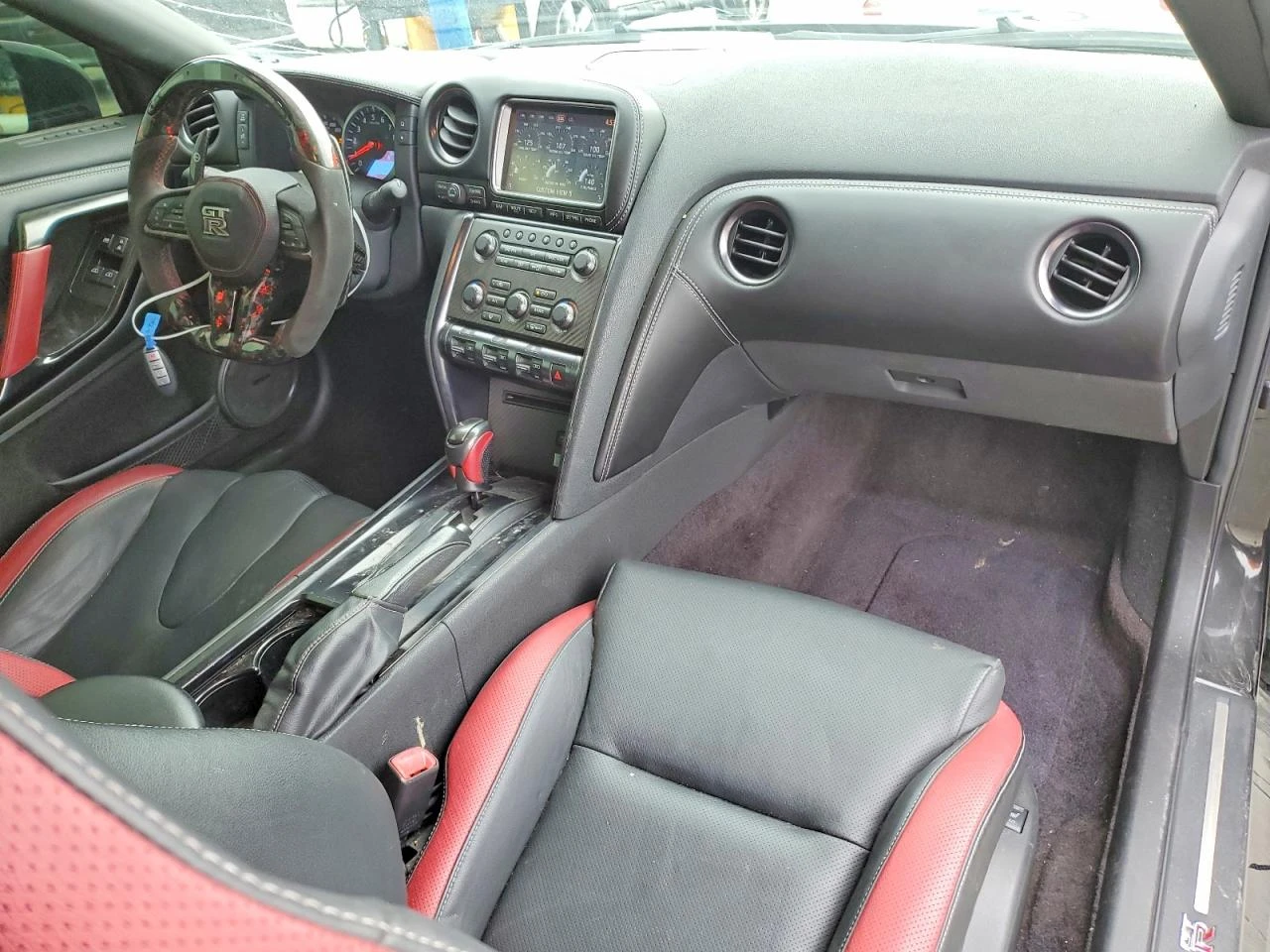 Nissan Gt-r Black Edition 4x4, снимка 8 - Автомобили и джипове - 54386350