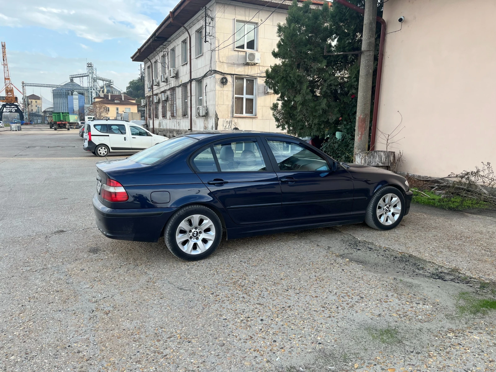 BMW 320 D, снимка 3 - Автомобили и джипове - 54604960