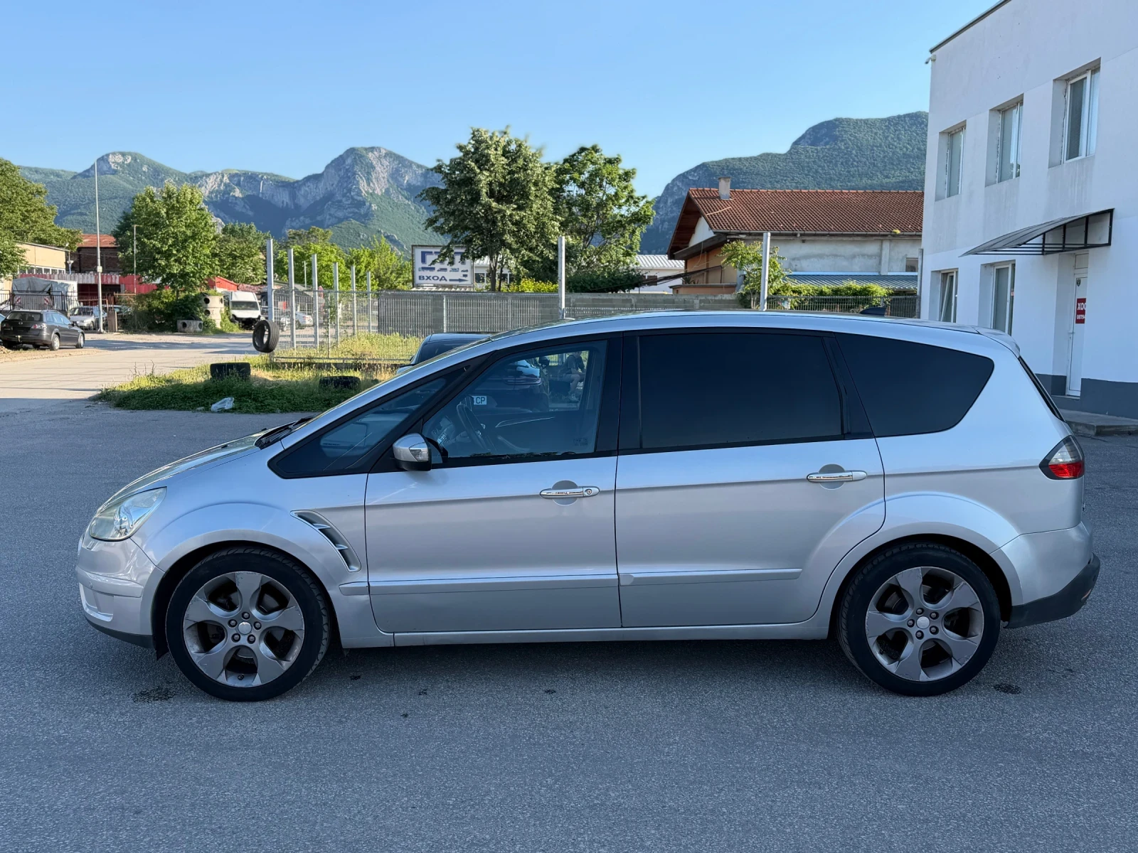 Ford S-Max 2.0TDCi 7МЕСТА ОБДУХВАНЕ, снимка 2 - Автомобили и джипове - 54693464