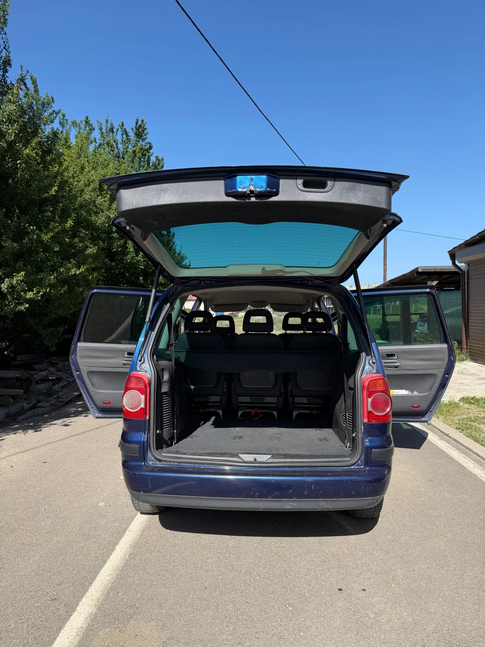 VW Sharan, снимка 16 - Автомобили и джипове - 55091650