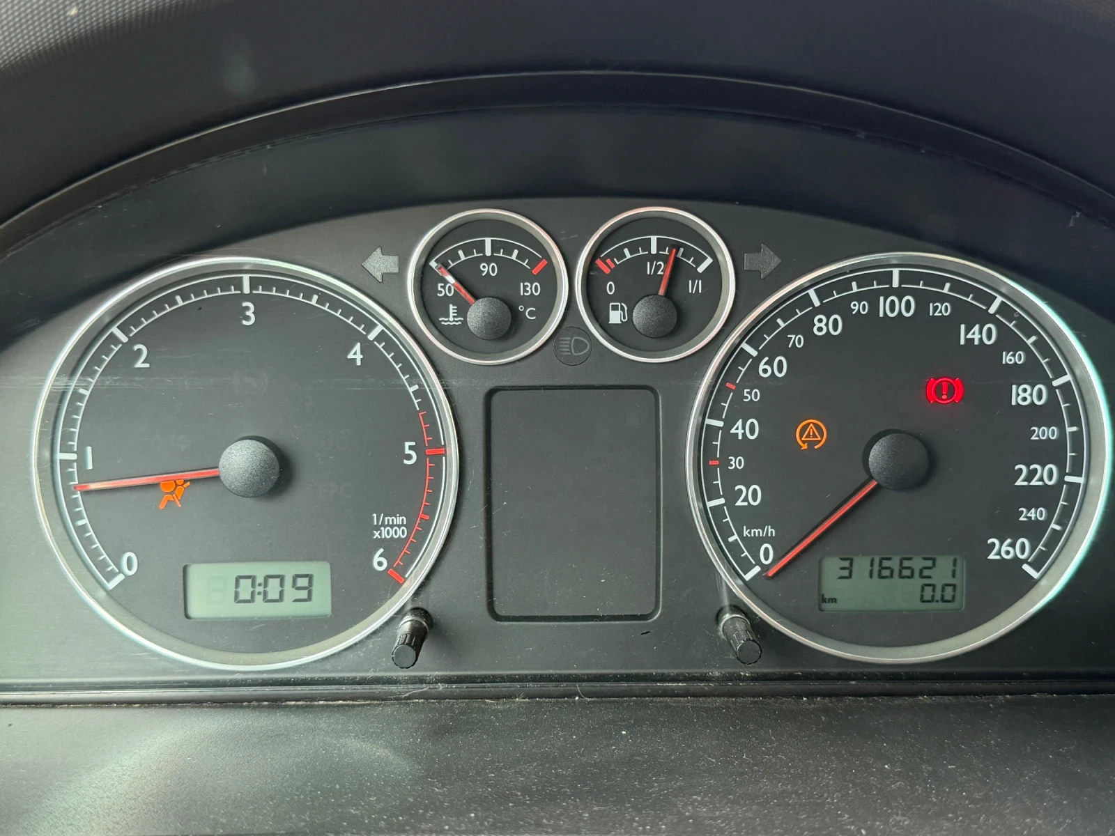 VW Sharan, снимка 10 - Автомобили и джипове - 55091650