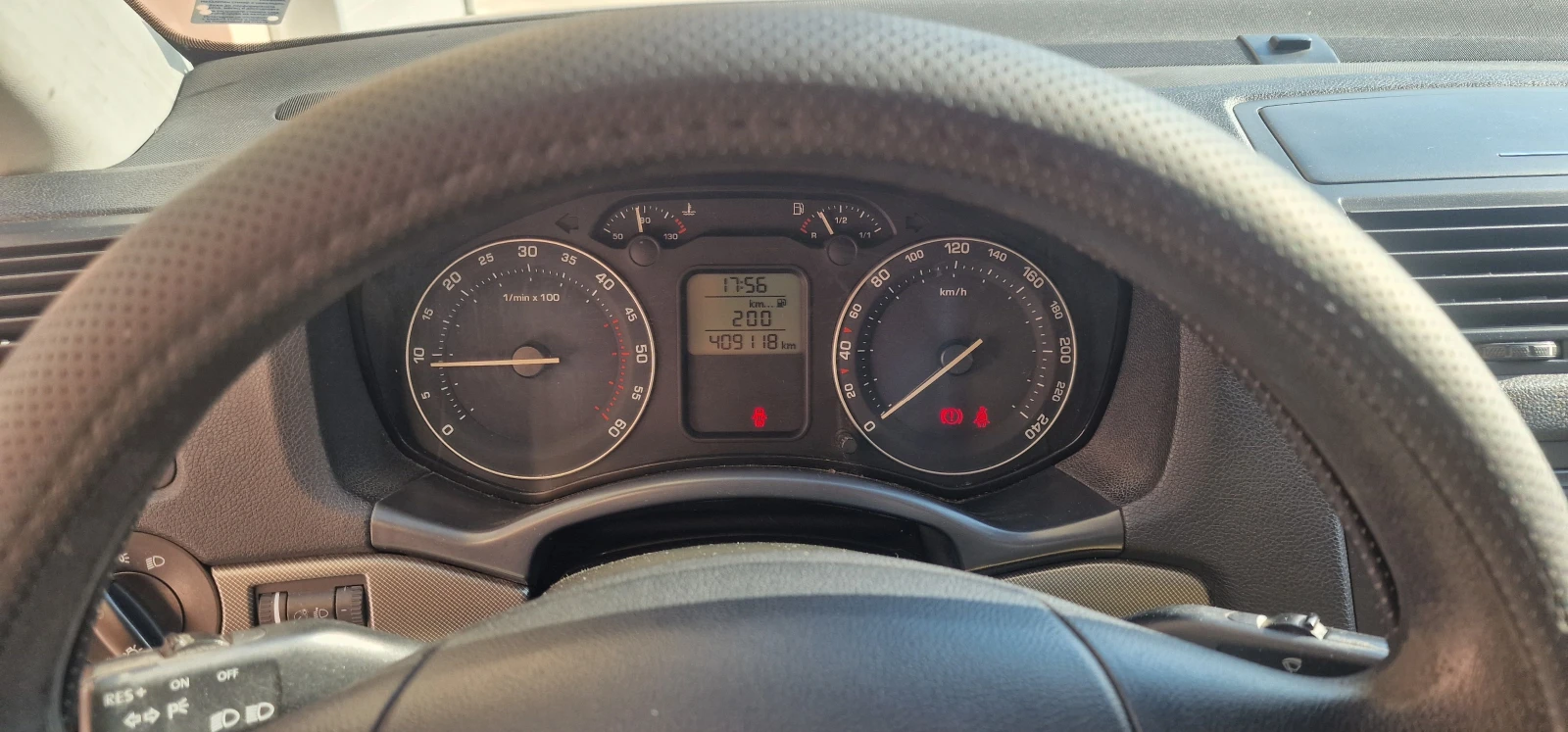 Skoda Octavia, снимка 8 - Автомобили и джипове - 55631758
