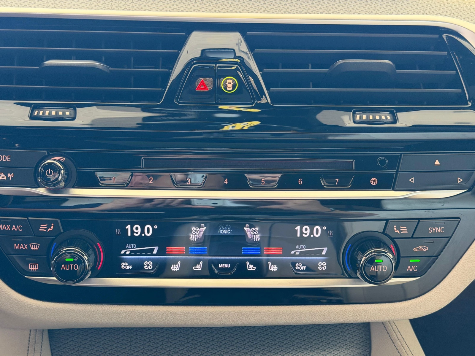 BMW 530 xDrive, снимка 15 - Автомобили и джипове - 55643301