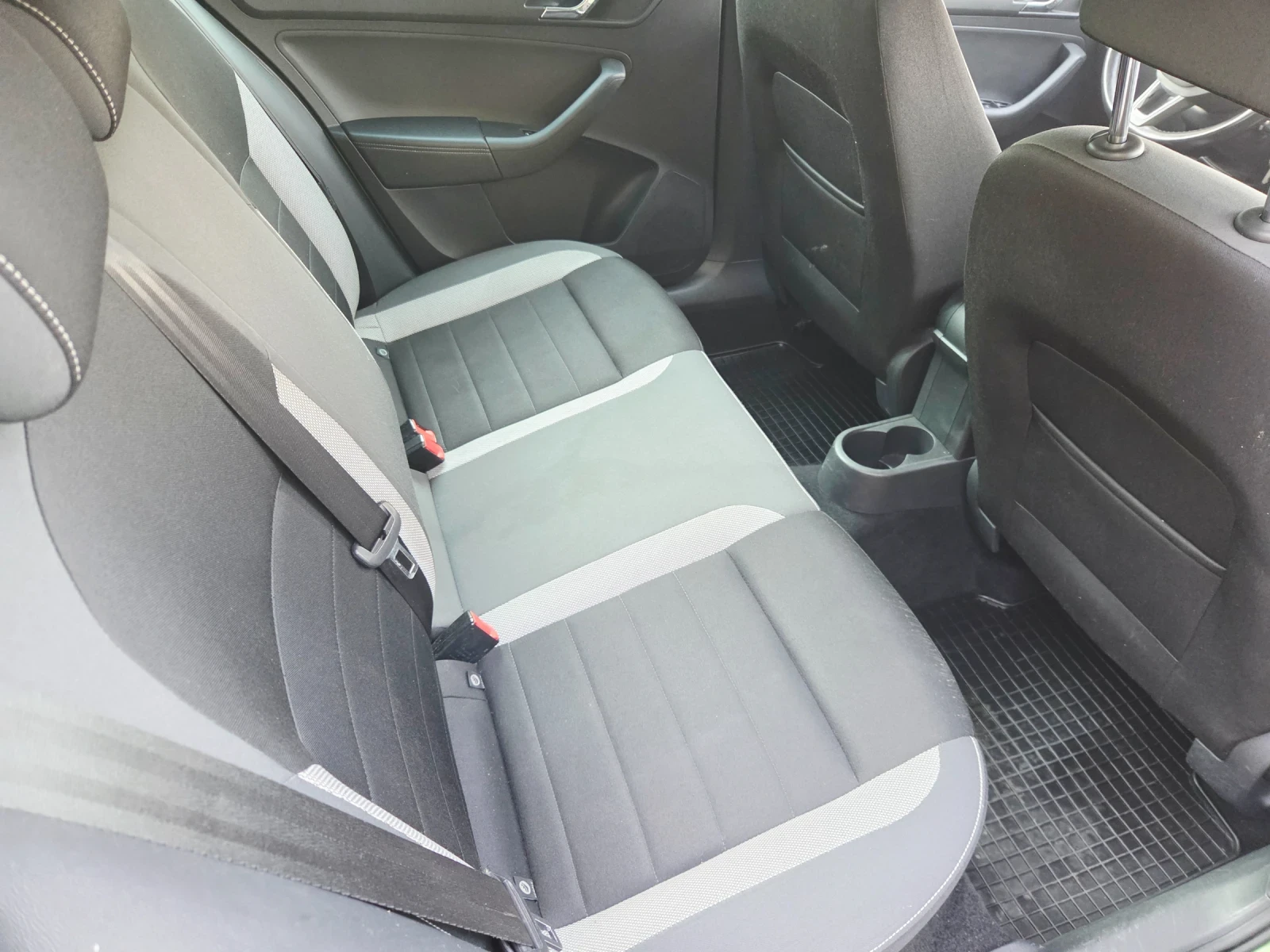 Skoda Rapid 1, 400TDI EURO6, снимка 10 - Автомобили и джипове - 55772570