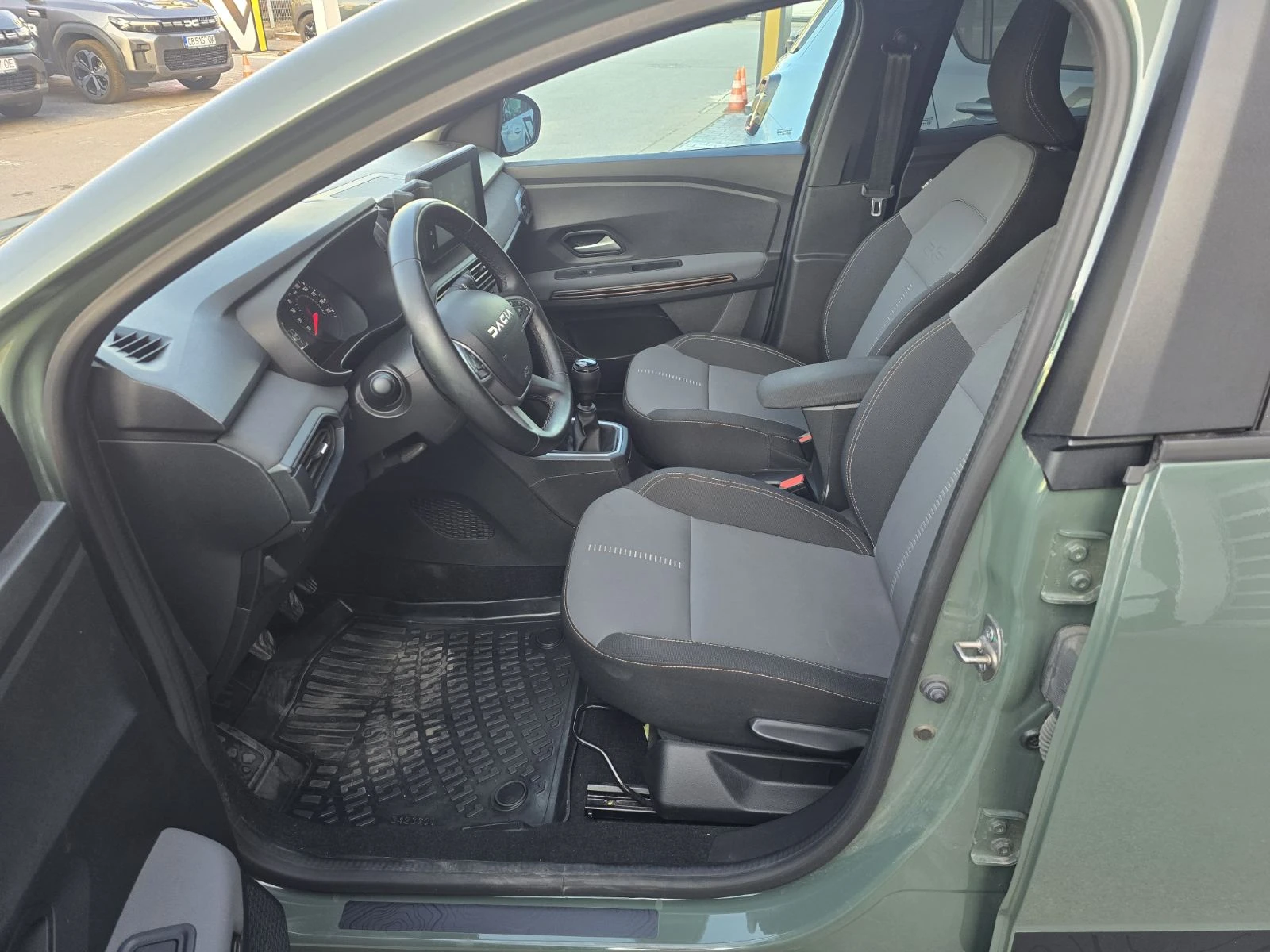 Dacia Jogger 1.0 TCe 90 Stop&Start LPG, снимка 14 - Автомобили и джипове - 55833722