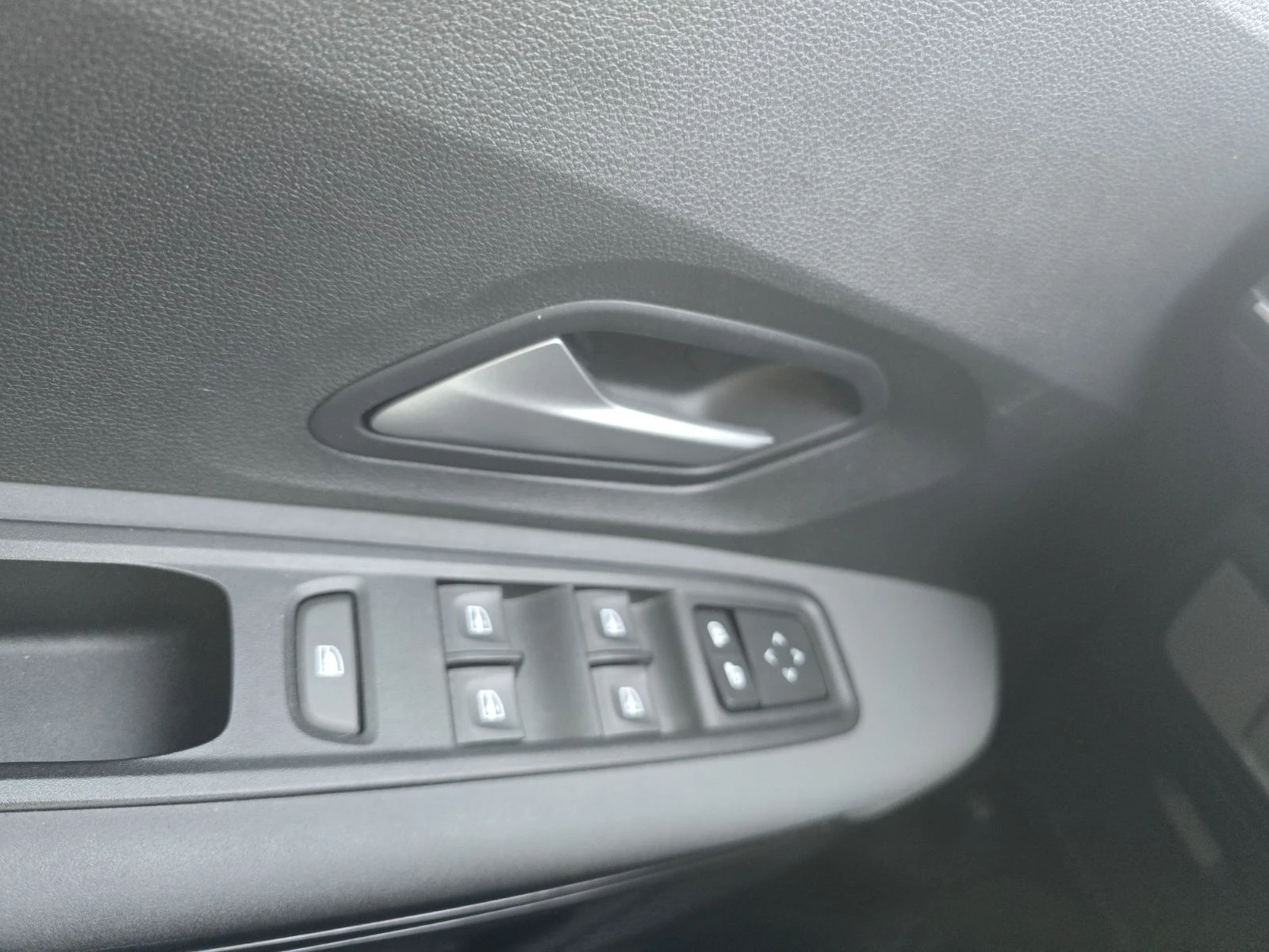 Dacia Jogger 1.0 TCe 90 Stop&Start LPG, снимка 13 - Автомобили и джипове - 55833722