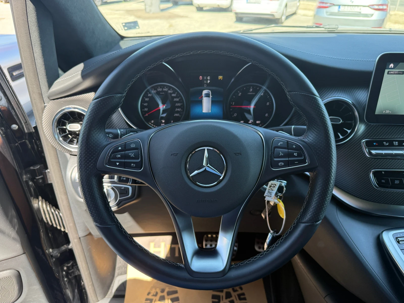 Mercedes-Benz V 300 d 4Matic Extra Long ГАРАНЦИЯ, снимка 13 - Автомобили и джипове - 55845905