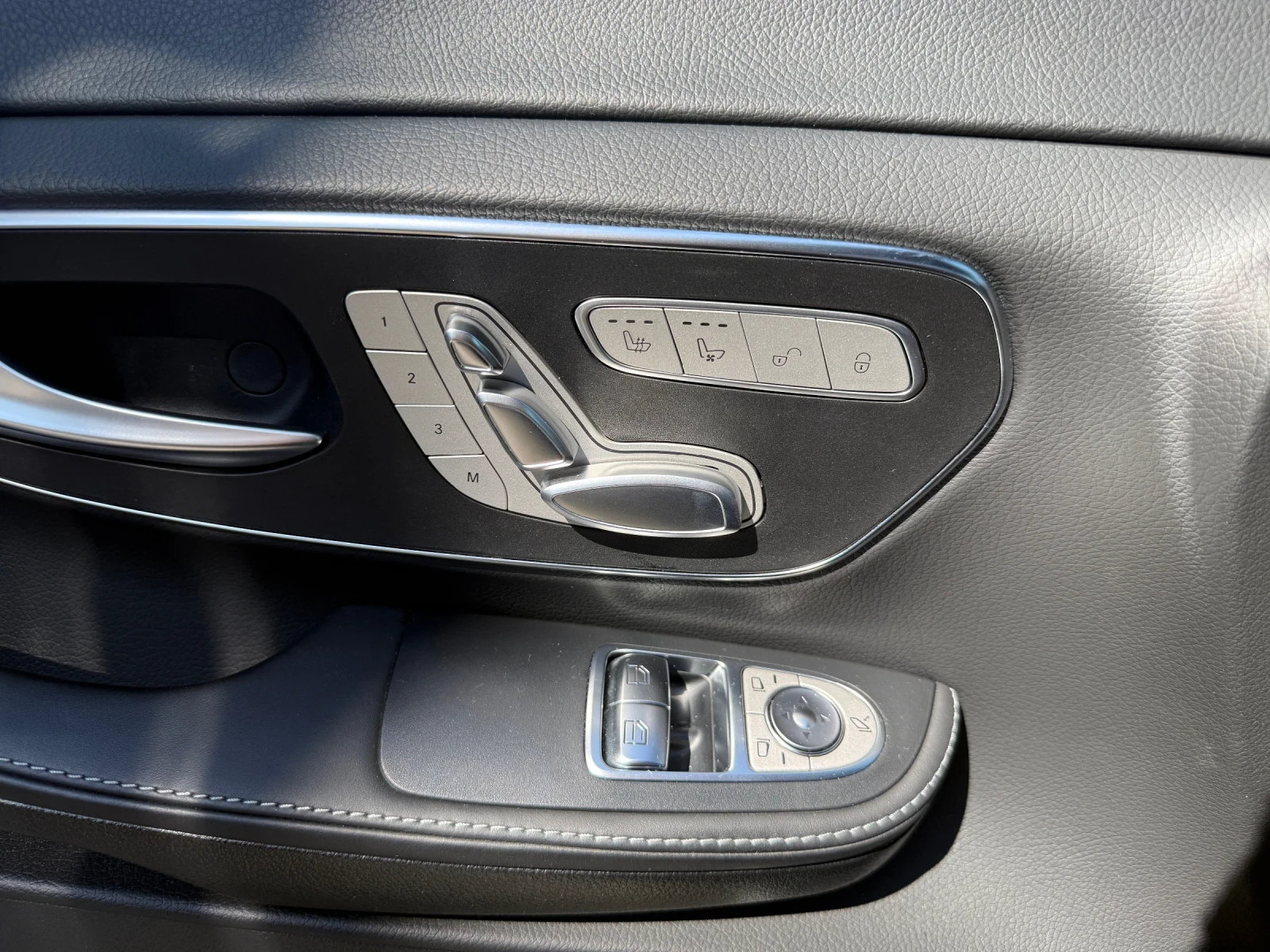 Mercedes-Benz V 300 d 4Matic Extra Long ГАРАНЦИЯ, снимка 15 - Автомобили и джипове - 55845905