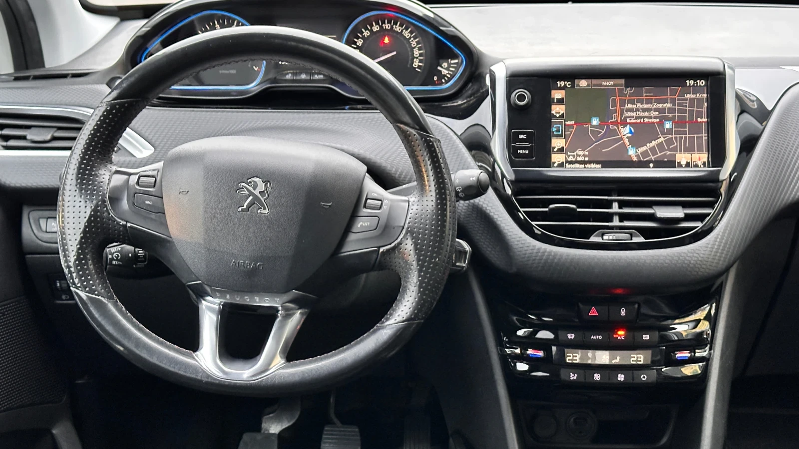 Peugeot 2008 Compass Allure, снимка 13 - Автомобили и джипове - 56088551