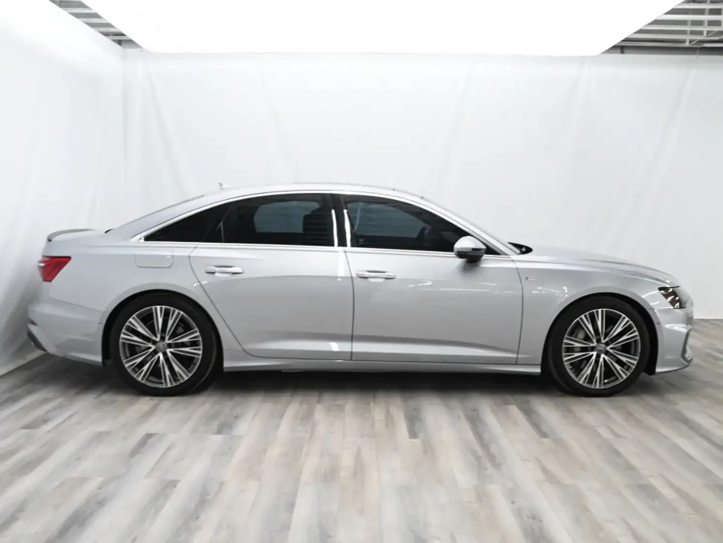 Audi A6 TECHNIK* S-LINE* B&O* HUD* �����* DIS* SOFT-CLOSE* | Mobile.bg � ����������� 6