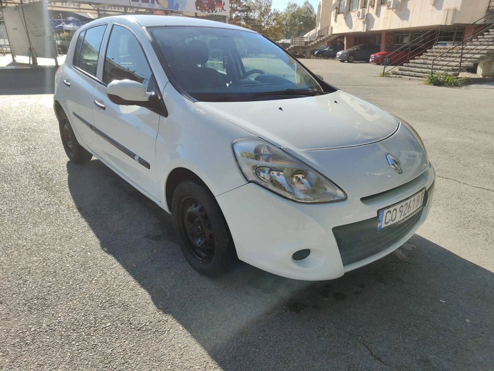 Renault Clio, снимка 2 - Автомобили и джипове - 56641881
