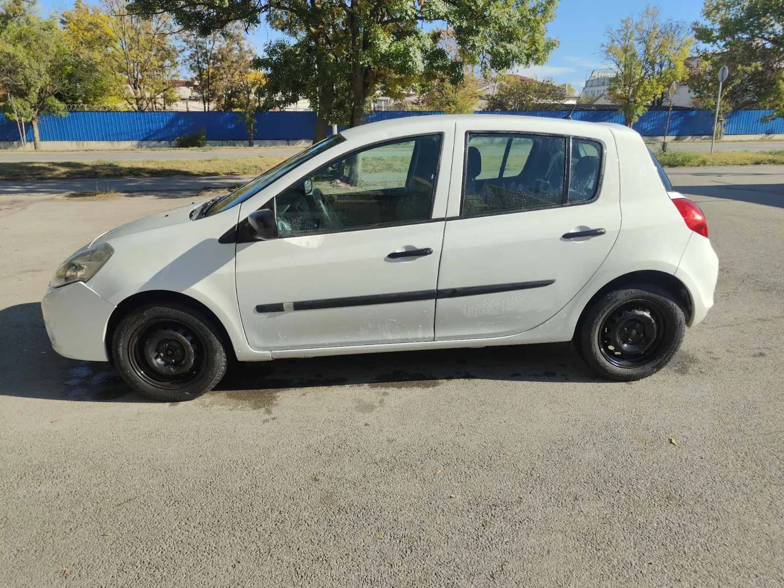 Renault Clio, снимка 4 - Автомобили и джипове - 56641881