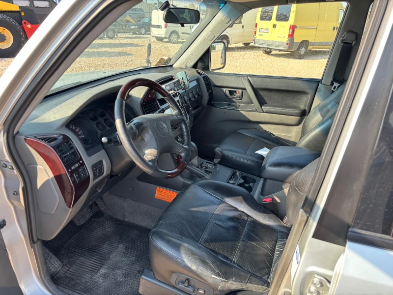 Mitsubishi Pajero 3.2 DI-D, снимка 6 - Автомобили и джипове - 51137582