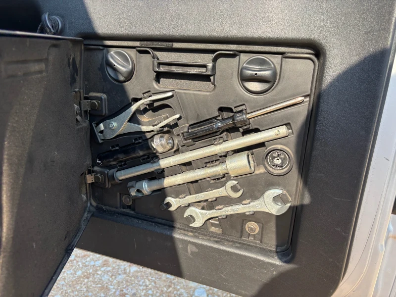 Mitsubishi Pajero 3.2 DI-D, снимка 15 - Автомобили и джипове - 51137582