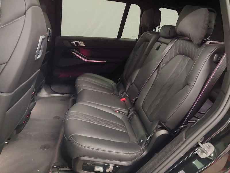 BMW X7 M SPORT PRO* XDRIVE* SWAROWSKI* SKY LOUNGE* 360* , снимка 10 - Автомобили и джипове - 52492647